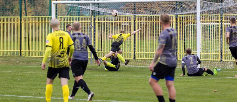 Piłka nożna. Braterskie strzelanie w Klasie Okręgowej