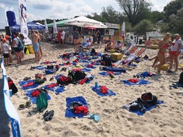 „Szyli” razem z mistrzami świata na plaży w Niechorzu