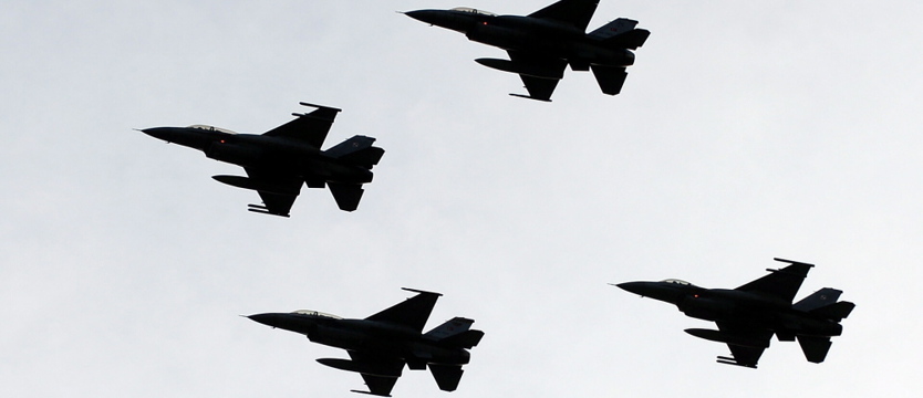 Podczas ćwiczeń przed AirSHOW w Radomiu rozbił się samolot F-16. Pilot nie przeżył