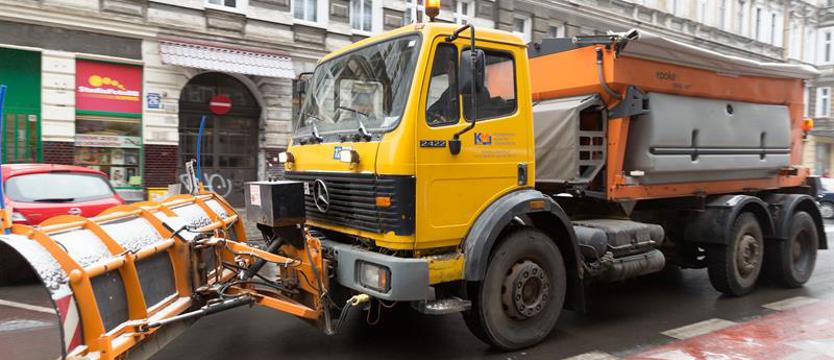 Służby w walce z atakiem zimy