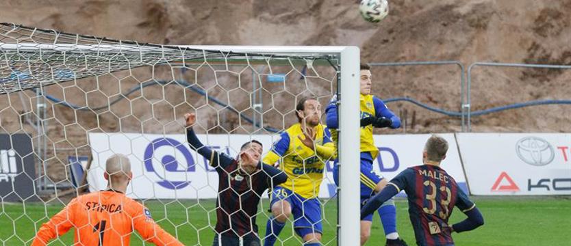 Piłka nożna. Morskie derby w Szczecinie. W niedzielę Pogoń z Arką o życie!