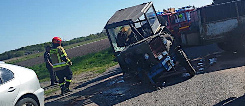 Wypadek pod Stargardem. Ciągnik nie ustąpił seatowi