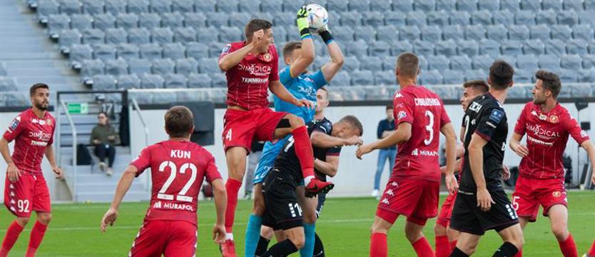 Piłka nożna. 5 grudnia rozpoczęcie przygotowań Pogoni, 28 stycznia inauguracja z Widzewem
