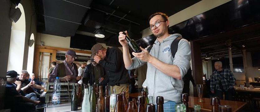 Poszukiwacze kapsli i nie tylko. Przyjechali birofile