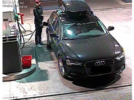 Podejrzany w sprawie kradzieży samochodu poszukiwany