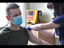 Ruszyły szczepienia żołnierzy przeciwko COVID-19