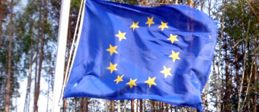 W piątek w UE zaczyna obowiązywać pakt migracyjny
