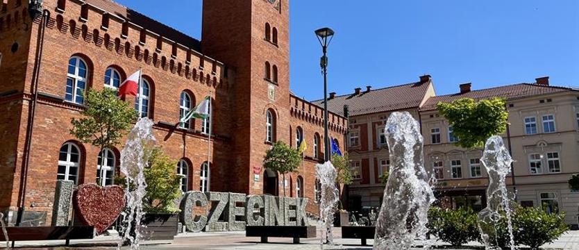 Cztery dni robocze i podwyżka. Urząd w Szczecinku zadbał o swoich pracowników