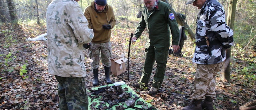 Szczecińskie bagno ujawnia swoje tajemnice. Odnaleźli szczątki pilota brytyjskiego bombowca