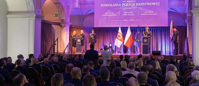 Mundurowi świętowali w Szczecinie. Awanse, odznaczenia i policyjne miasteczko