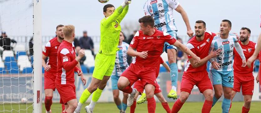 Piłka nożna. Świt z dziurawą obroną