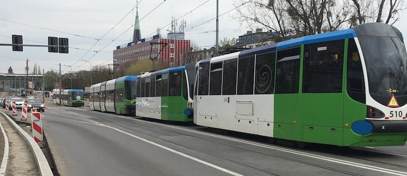 Zablokowane torowisko na ul. Energetyków. Cztery tramwaje na jednym torze