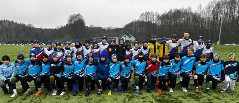 Piłka nożna. SALOS w Głogowie i Zelowie. Zimowe obozy sportowo-wychowawcze