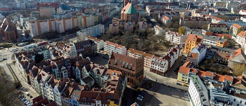 Czas na osiedlowe hybrydy? Radni online, więc kworum nawet w wakacje