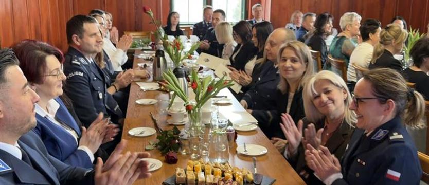 Nagrody i podziękowania dla pracowników cywilnych policji