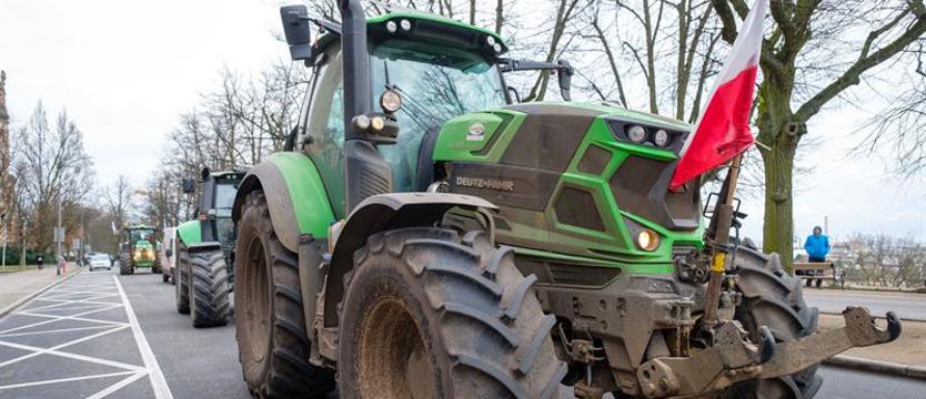 Na S3 i DK 10 w kierunku Szczecina protestują rolnicy