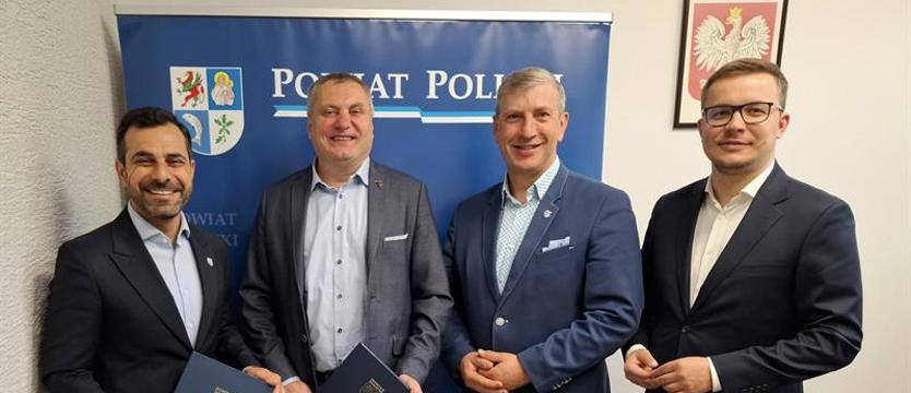 Powstaną doświetlone przejście i dwa perony autobusowe