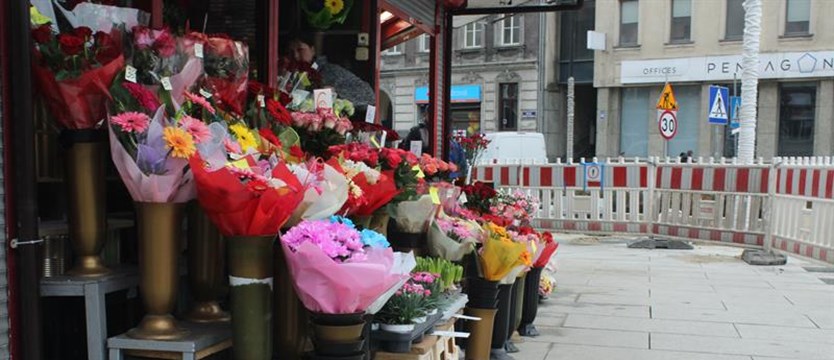 Kwiaciarki wróciły na plac Szarych Szeregów