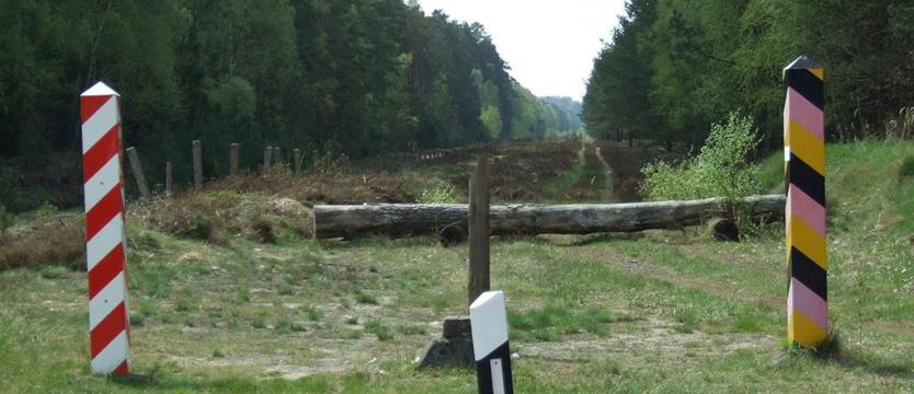 Dwa akty oskarżenia za organizowanie cudzoziemcom nielegalnego przekroczenia granicy