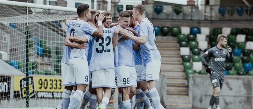 Piłka nożna. Pogoń pokonała Linfield odnosząc historyczne zwycięstwo