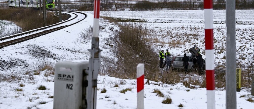 Tragedia na przejeździe kolejowym. Nie żyje 44-letni mężczyzna