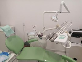 Dentysta dla uczniów. W LO XVI otwarto nowoczesny gabinet