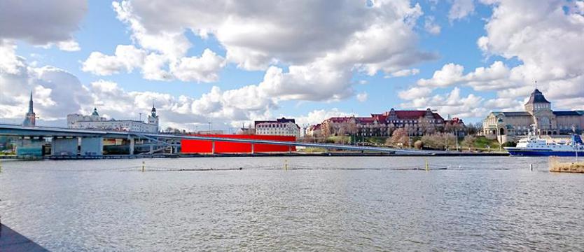 Dwie firmy zainteresowane parkingowcem