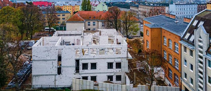 Szkoły w Szczecinie się rozbudowują. Nowe budynki, boiska, tereny zielone