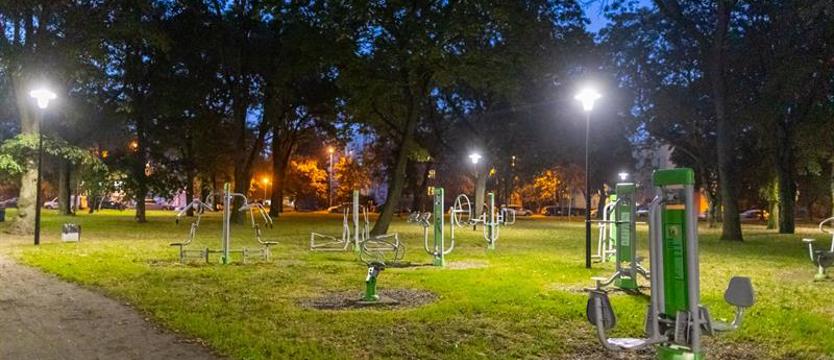 Bezpieczniej w parku na Pomorzanach także po zmroku