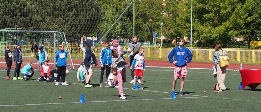 Biegają, rzucają, skaczą. Najmłodsi w Rubinowej Lidze Lekkoatletycznej