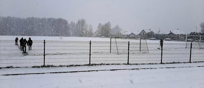 Piłka nożna. Śnieg storpedował rozgrywki