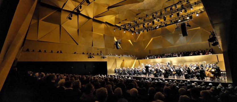 Chopin i Strauss na otwarcie filharmonii. "Lodowy pałac" rusza jednak z koncertami