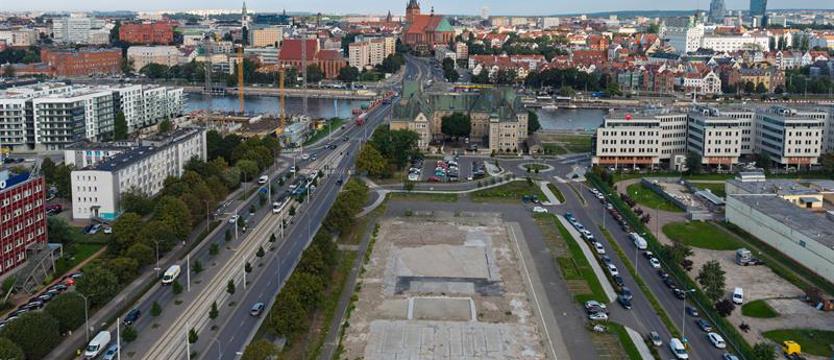 Co dalej z terenem po namiocie opery? Miasto widzi tam usługi, biura, handel i mieszkania