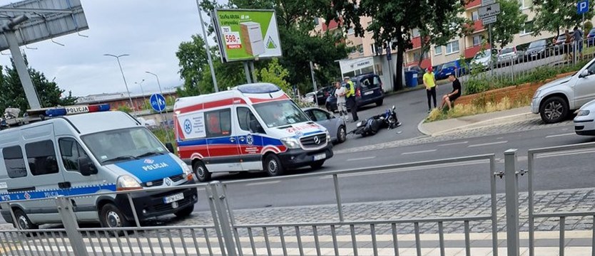 Wypadek przy skrzyżowaniu ul. Warcisława z Przyjaciół Żołnierza. Ranny motocyklista w szpitalu