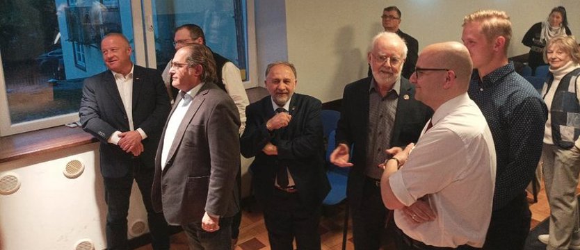 Szczeciński PiS w euforii po ogłoszeniu wyników exit poll