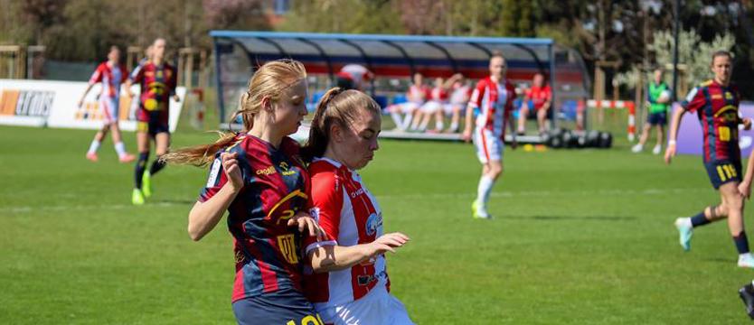 Piłka nożna. Kobieca Pogoń wygrała w Łodzi