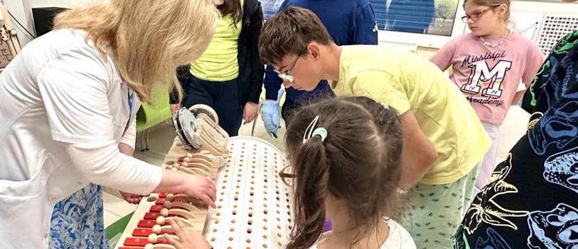 Musicon dobrze służy w „Zdrojach”. Od trzech lat uczy, bawi i terapeutycznie wspiera