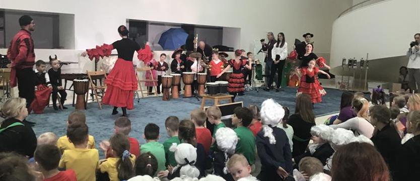 Światowy Miesiąc Wiedzy na Temat Autyzmu. Wsparciem A TO MY