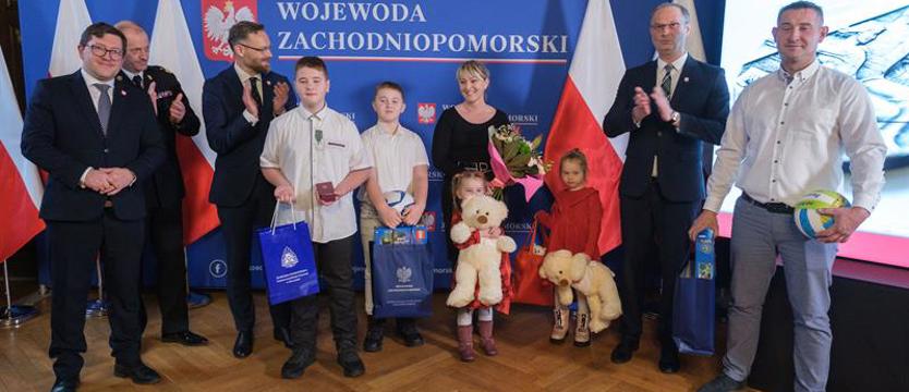 Medale i honory u wojewody. Wśród odznaczonych wyjątkowy bohater z Bonina