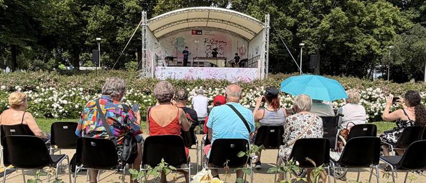 Weekend w ogrodzie sztuki. Róża, perkusja i taneczne lato