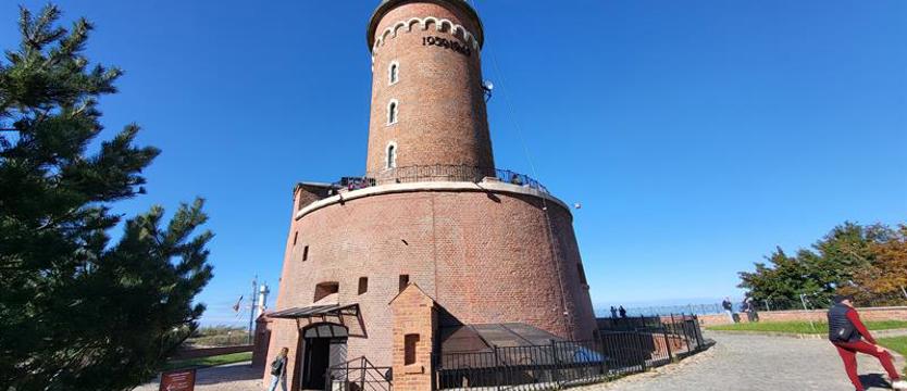 Kołobrzeska latarnia na półmetku. Po remoncie elewacji czas na prace wewnątrz