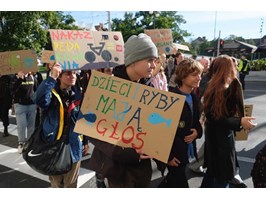 Młodzieżowy Strajk Klimatyczny: „Wasza bierność nas zabija!”