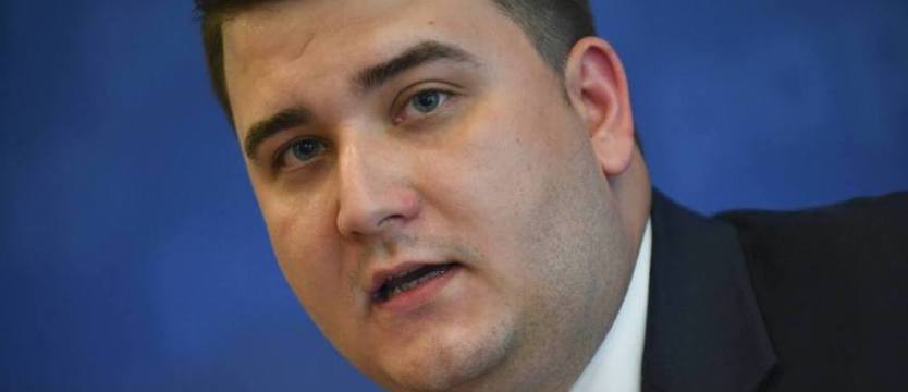 Bartłomiej Misiewicz prawomocnie skazany za nielegalną reklamę wódki na Twitterze