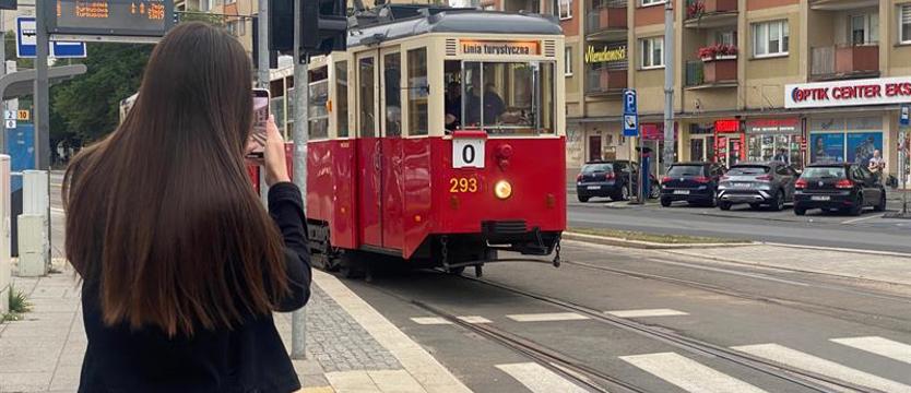 Zabytkiem przez miasto. Okazja na ciekawą przejażdżkę
