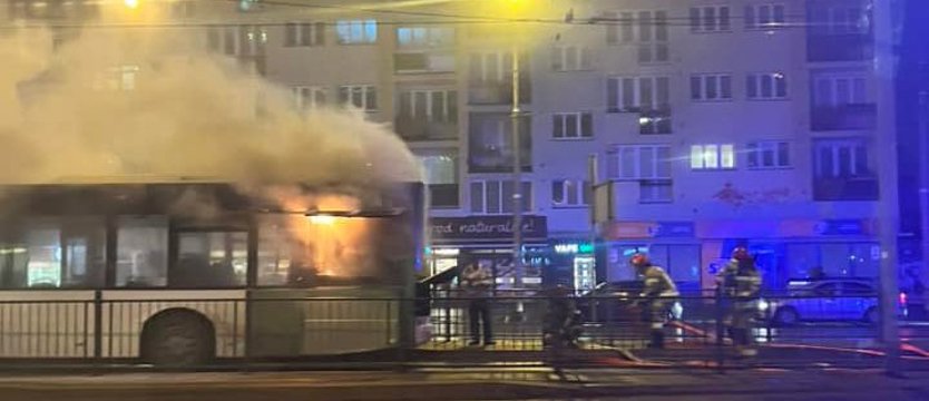 Pożar autobusu przy Bramie Portowej