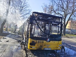 Pożar miejskiego autobusu w Stargardzie. Spłonął całkowicie