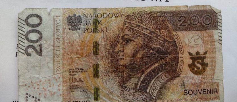 Fałszywym banknotem chciał zapłacić za zamówienie w restauracji