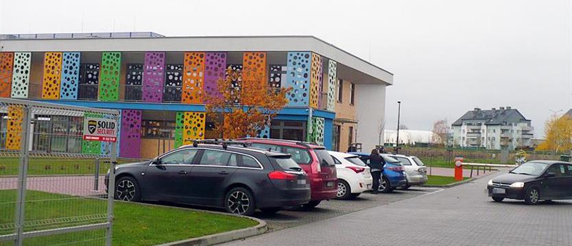 Kontenery dla uczniów. Miasto szykuje tymczasową szkołę