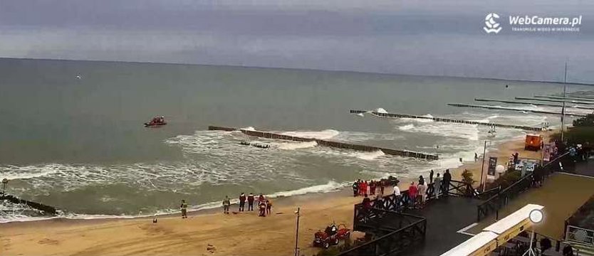 W Mielnie szukają mężczyzny. Wszedł do wody między falochronami i nie wypłynął