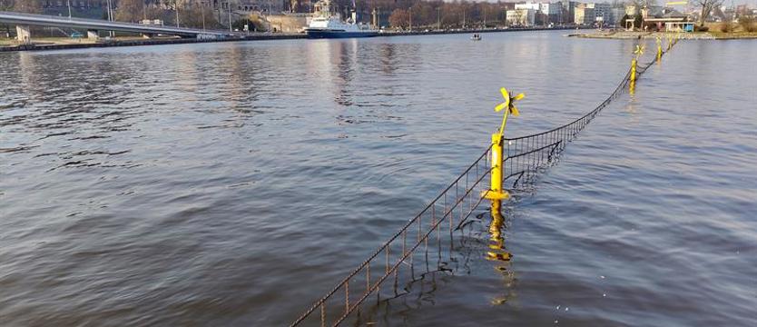 Zapory na Odrze nie przepłyniesz
